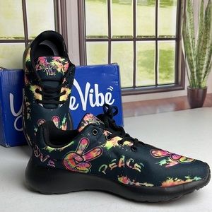 Yes We Vibe Shoes (Men 7.5, Women 9)